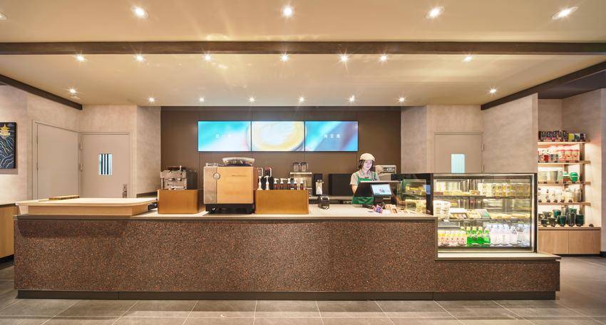 武当山特区首家星巴克开业 “舌尖美食”助推旅游高质量发展(1).docx