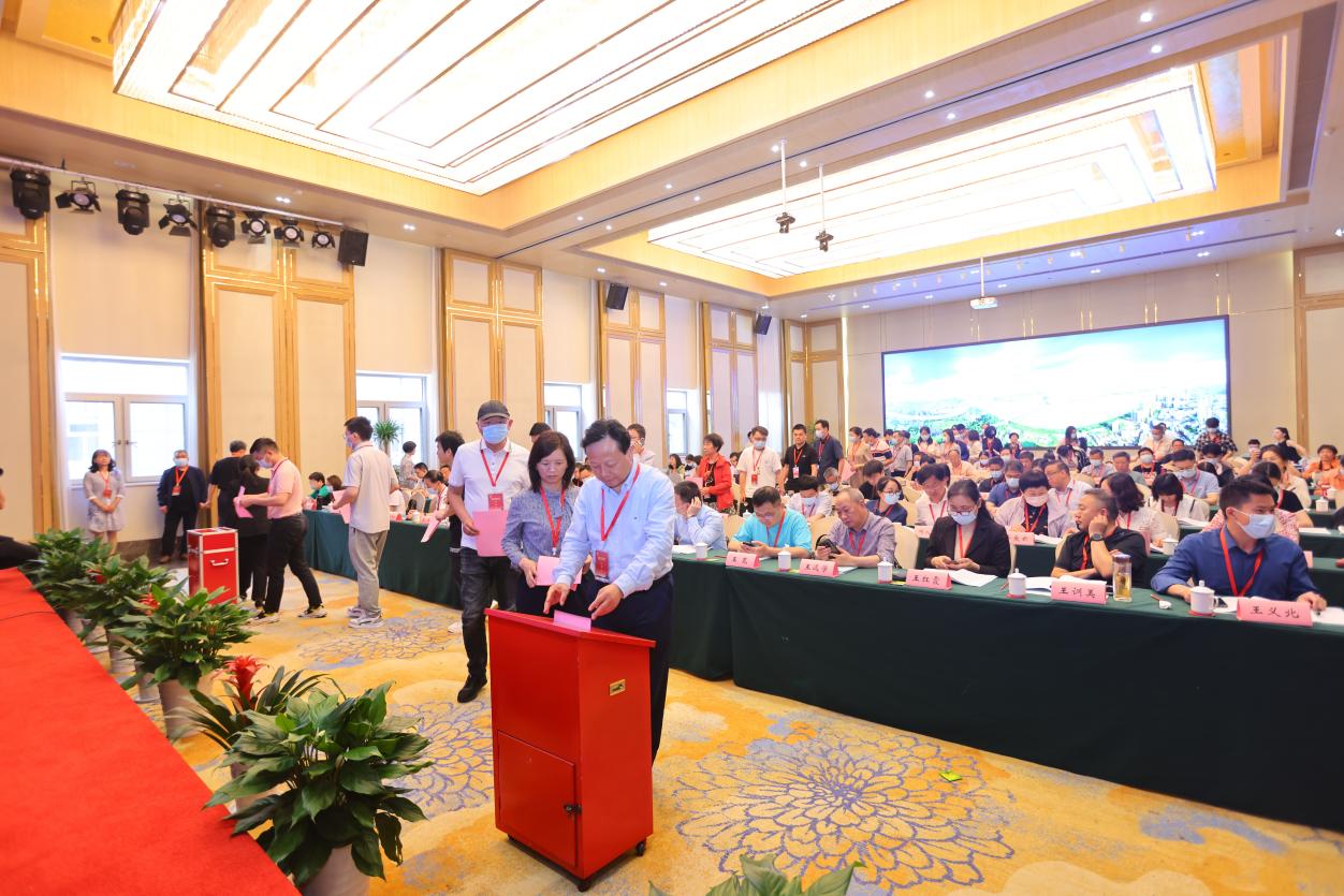 【新闻通稿】湖北省注册税务师协会第四届会员代表大会在武汉召开2.doc
