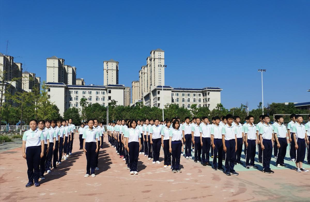 |踢正步、站军姿！襄阳高一新生军训来了