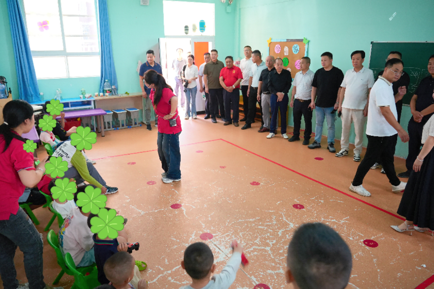 沔商大爱助残暖心市残联联合多方开展关爱特殊儿童公益行.doc