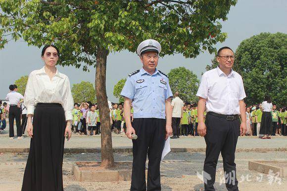 广水交警走进校园上好安全“第一课”
