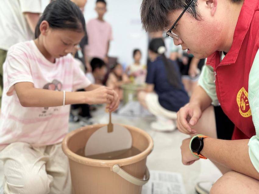 非遗漆扇进课堂：“乡”遇助梦实践队同驿马冲村创新传统文化育人实践(4).docx