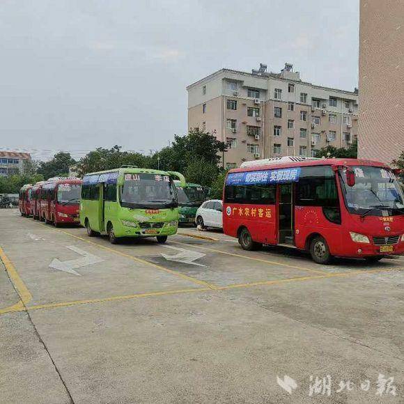 上门服务便民利企，交警为32台农村营运车办理过户查验手续