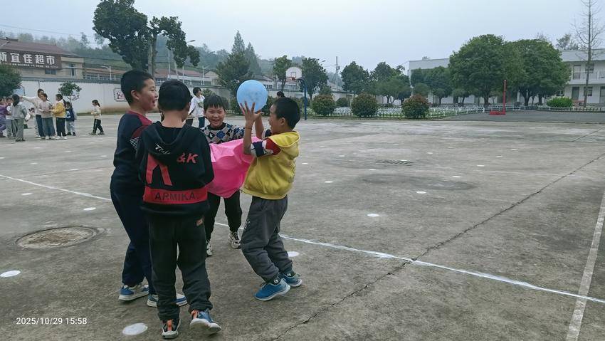 趣味运动促成长，乡村校园焕活力——倒座中心小学开展趣味日活动