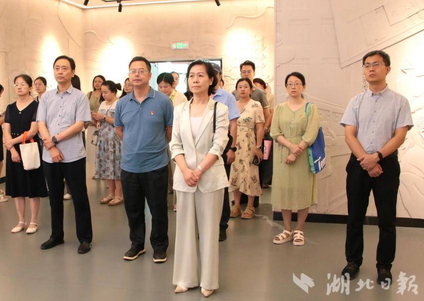 九三学社湖北省委联合首义路街道举行抗疫精神实地践学活动[3].docx