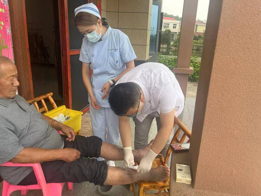 10.20-“家医”签约暖人心 延伸服务解民忧.docx