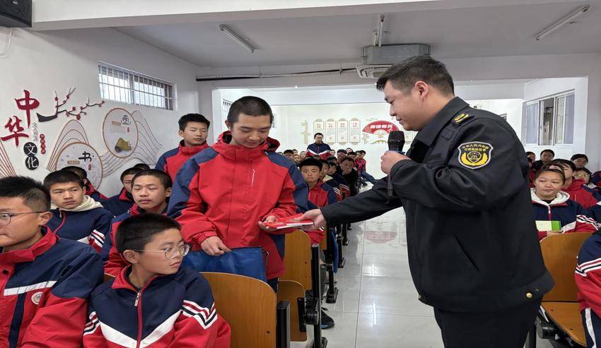 安陆市辛榨乡多形式开展普法宣传活动.docx