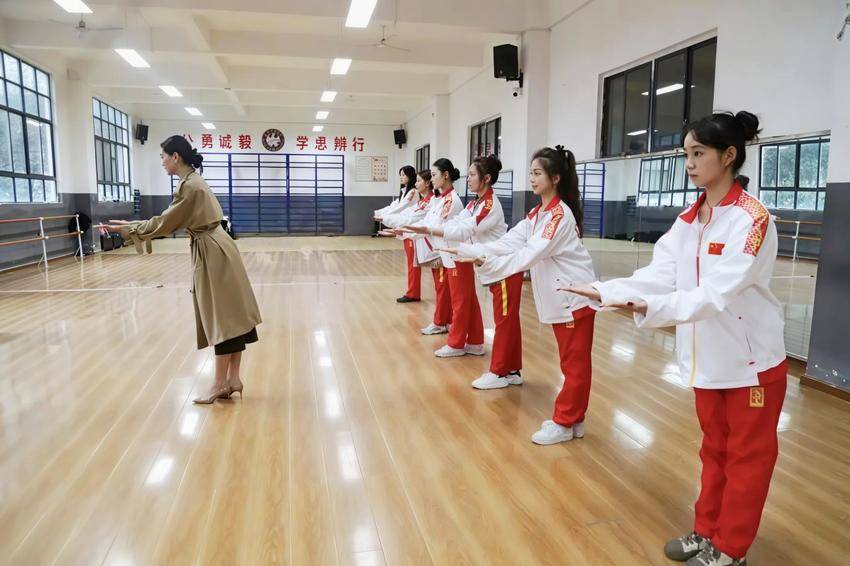 413名志愿者护航2025国际武当太极文化节——以专业与热情筑就文明桥梁.docx