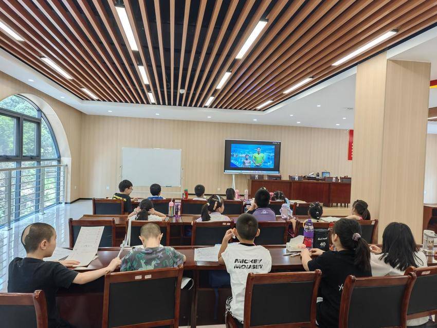 2025.7.7大湾社区暑期爱心托管班开班啦.docx
