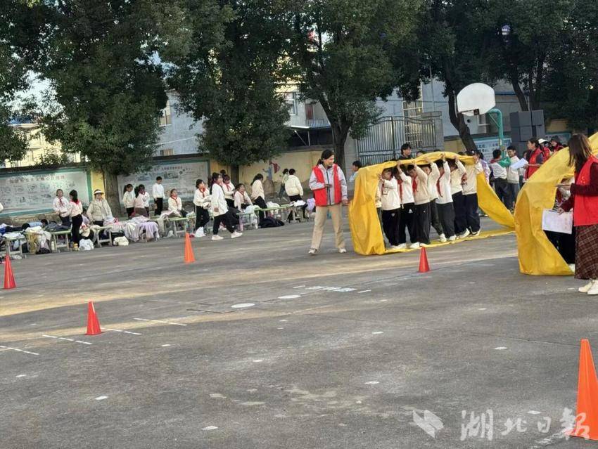 杨叶小学少年宫成果展与冬季运动会.docx