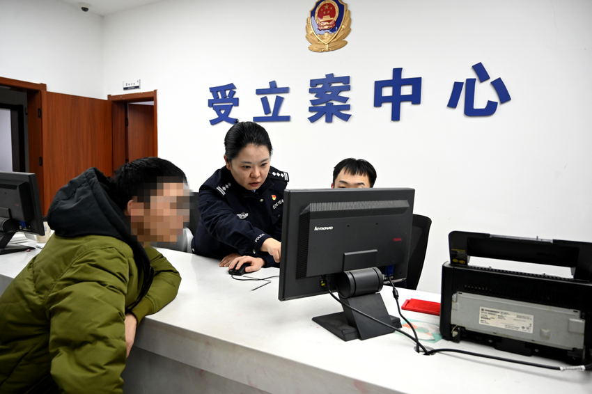 20251216派出所里的“调解室” 让纠纷化解更有温度.docx