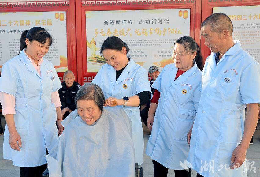 图片新闻：英山：打造“邹倩工作室”养老服务品牌(图文版）.doc