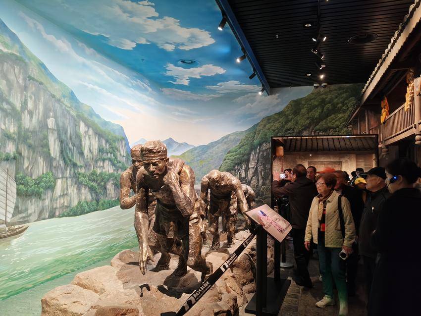 追忆移民壮举，凝聚奋进力量香锦社区组织各支部赴三峡移民博物馆开展主题支部活动.doc