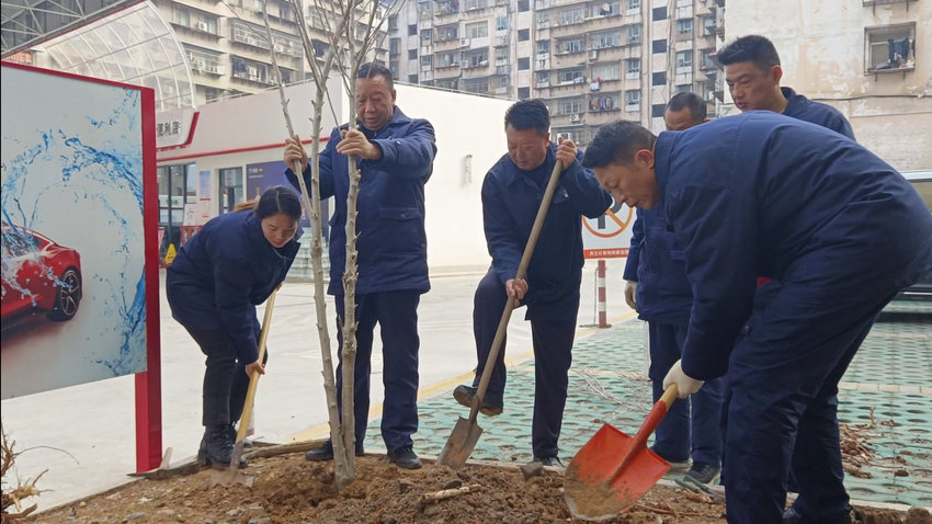 中国石化丹江口分公司：践行绿色理念，共建绿色家园.docx