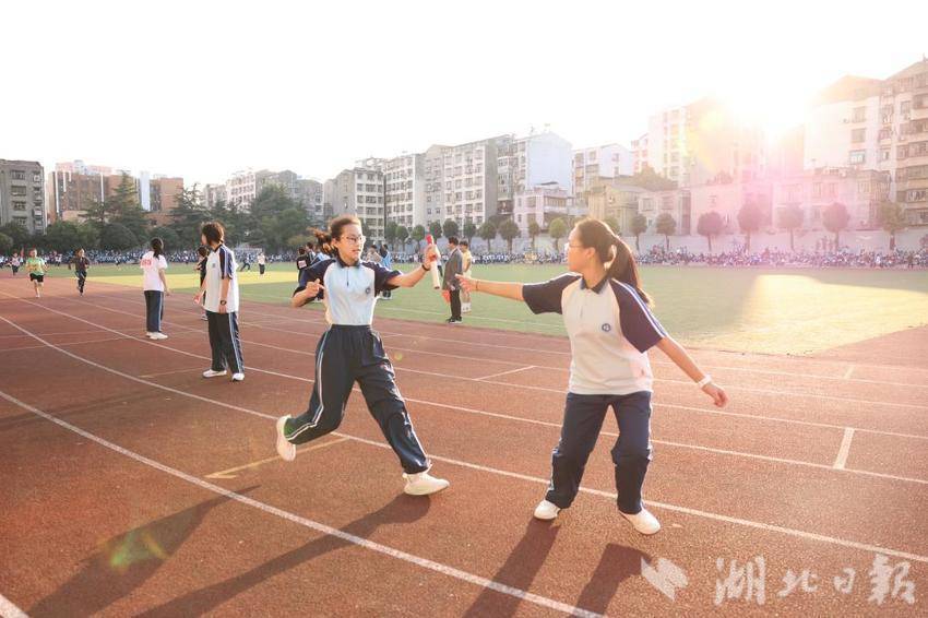 通讯稿方案.docx