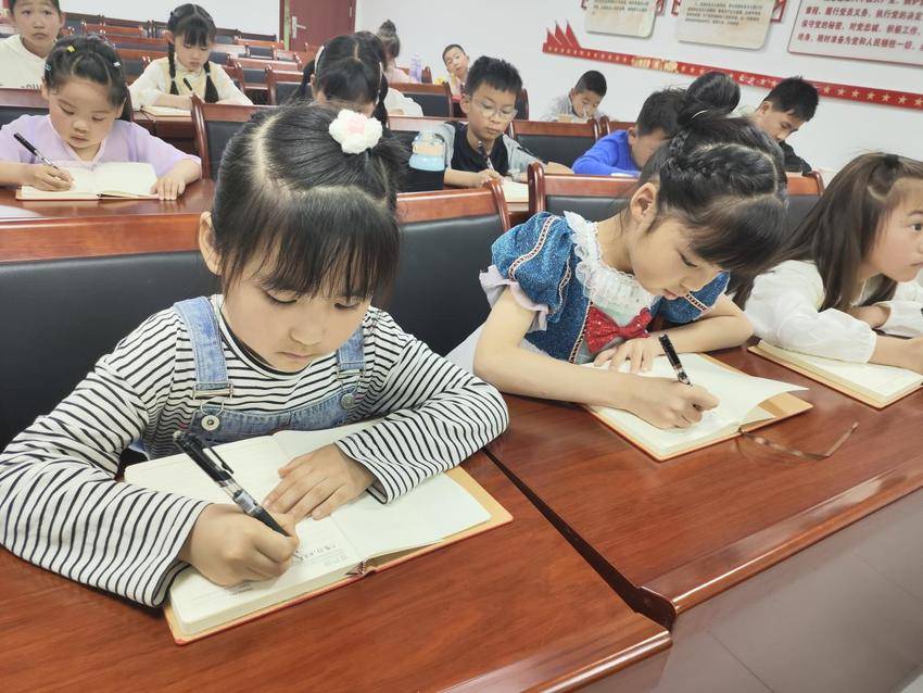 千年东坡遇上当代少年！这场文化传承仪式让黄州诗意流淌.docx
