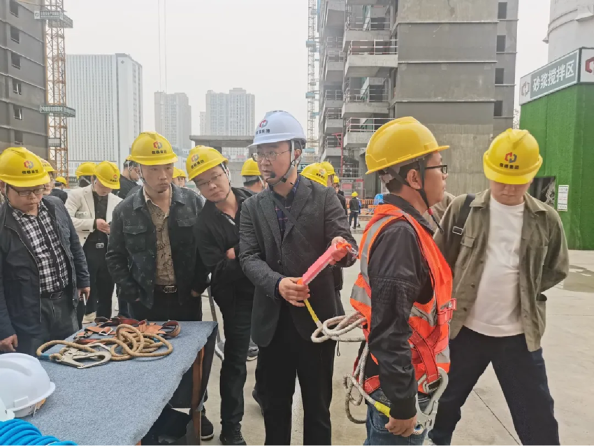 全省住建领域安全管理（监督）人员工伤预防能力提升培训在宜昌举办.doc