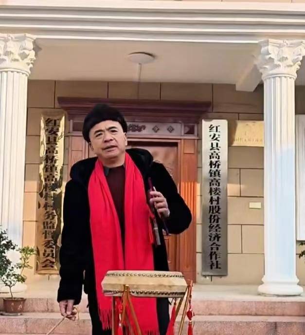 村党支部书记吴胜祥表演善书宣传防火.doc