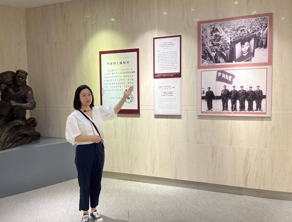 抗洪英雄李向群去世27年后 犧牲地小女孩成為英烈講解員