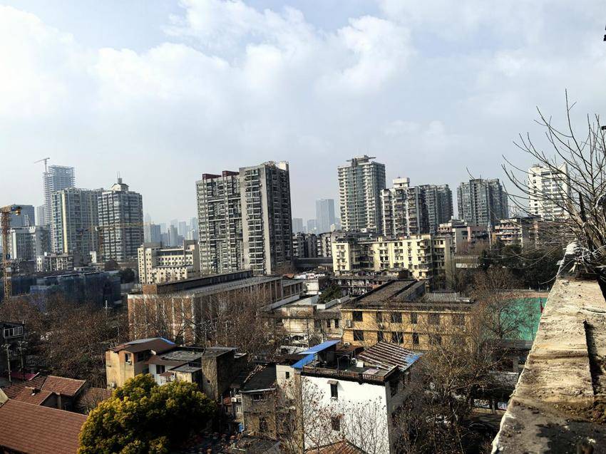 永清街道精细拆除废弃高空“悬笼.docx