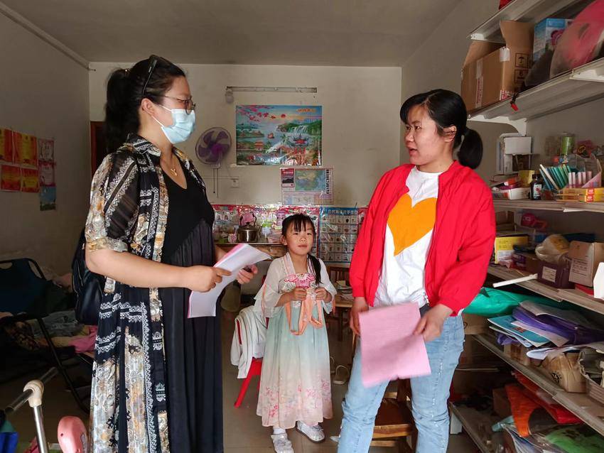 胡林小学开展防溺水安全教育系列活动1.doc