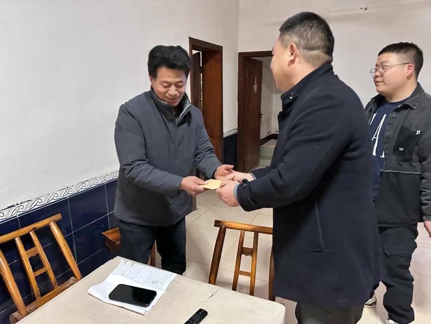 2025.1.27石板社区：人大代表情暖退休老干部.docx