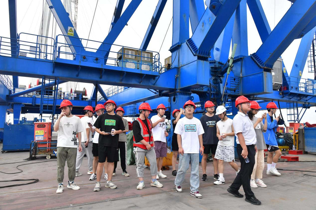 【一线传声】巢马铁路项目上演的实践教育课，合工大学生的户外大课堂.docx