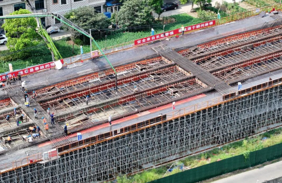 【特别策划】双桥枢纽项目大桥“起笔”，通道成形.docx
