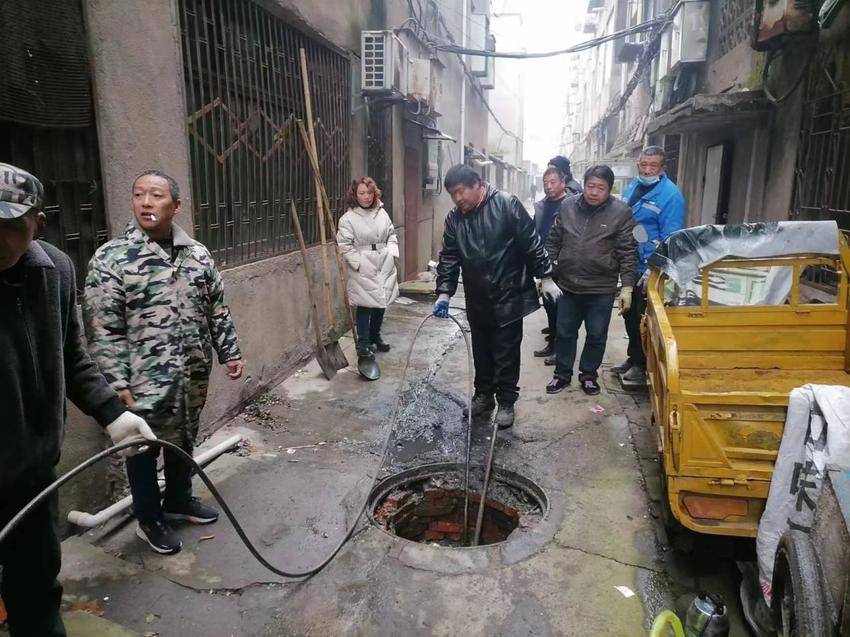 团山社区：党建引领办实事 疏通管道暖民心.docx