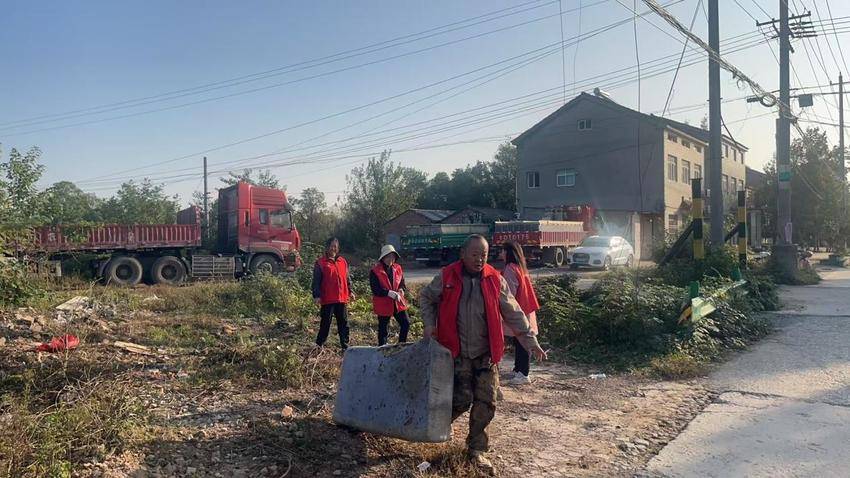 【知荆州 爱荆州 兴荆州 】荆州区郢城镇太晖村：共同缔造清洁家园   奏响乡村环境“协奏曲”.docx