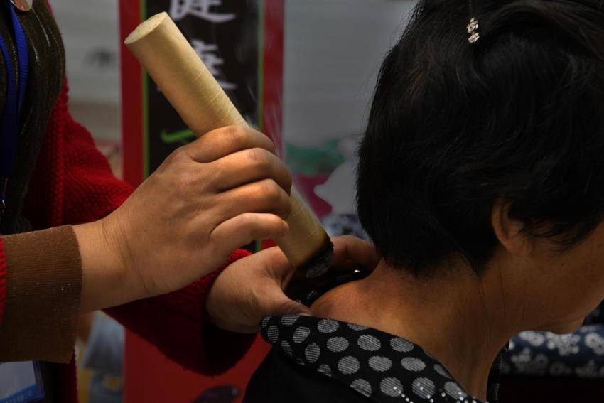 追剧追出养生新潮流？快来蕲春体验明星同款艾灸！.docx