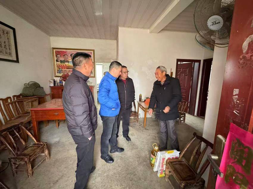 安陆市退役军人事务局赴雷公镇柳林村调研指导并开展帮扶慰问.doc