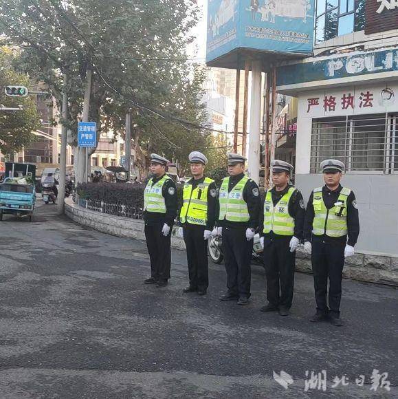 广水交警：站好“高峰岗”守护“平安线”
