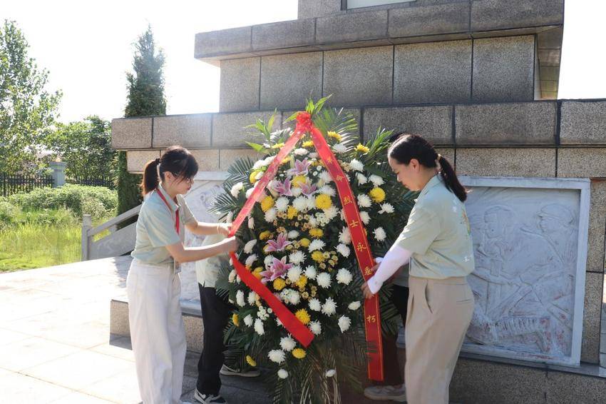 缅怀抗日无名烈士，传承红色基因--堵城镇“七七事变“纪念日缅怀活动纪实.docx