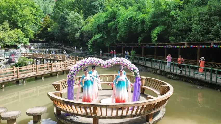 郧西国庆中秋文旅市场火火火(2).docx