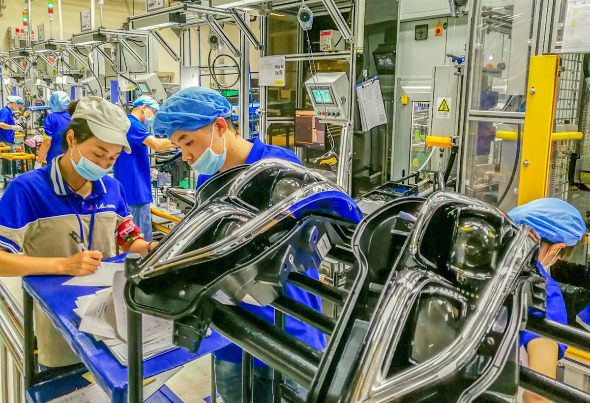 湖北华中马瑞利汽车照明有限公司由意大利马瑞利公司与湖北华中光电科技有限公司合资组建，专门从事汽车照明系统制造。目前产能已达50万只大灯生产规模。.jpg