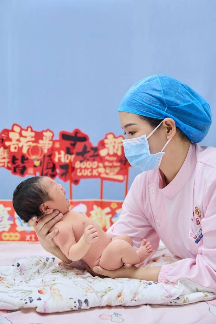 新年第一啼!天门“元旦宝宝”踏新而来.docx