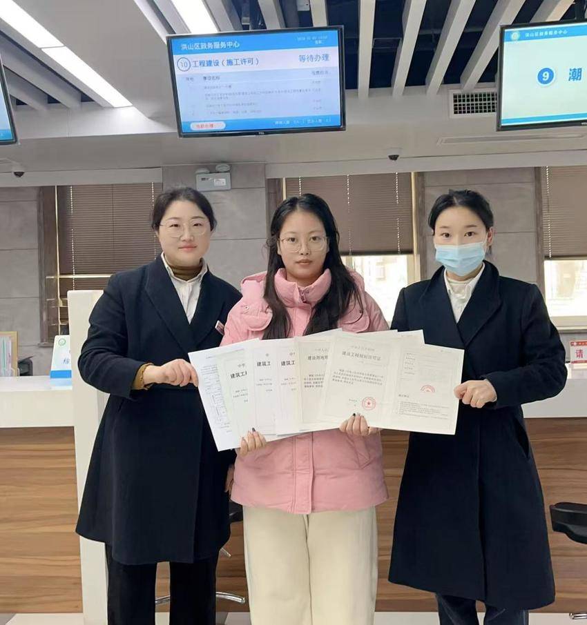 青菱服务加速度 多证同发助力项目落地生花.docx