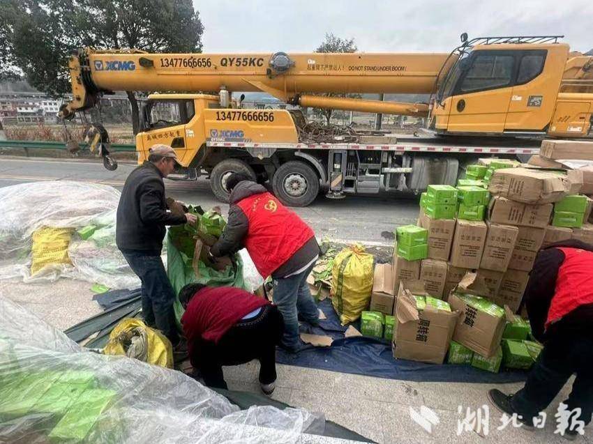 木子店镇党员群众合力救援.docx