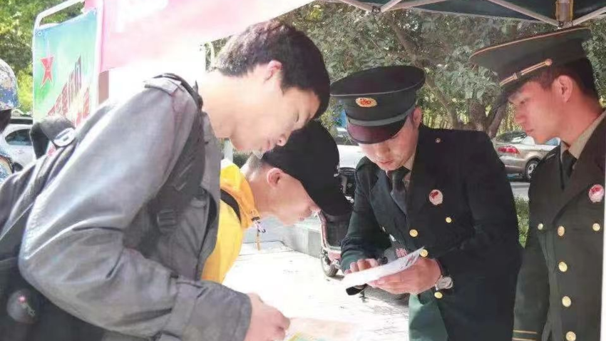 米尔卡米力十杰青年采访稿.docx