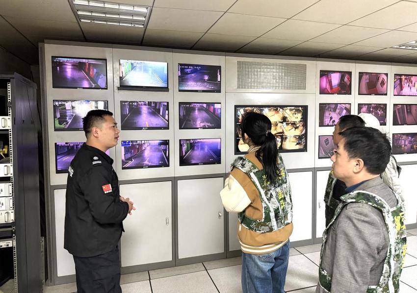 武昌区大东门社区：织密安全防护网 携手民兵开展夜间消防安全突击检查.docx