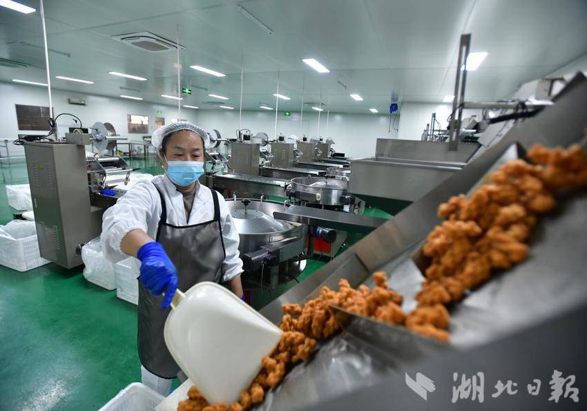 新街申嘉食品有限公司产销两旺(1)(1).docx