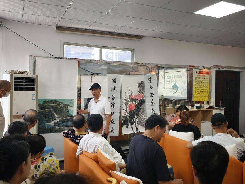 书香润社区 丹青绘未来——堤角社区书画沙龙开班仪式暨名家作品鉴赏会成功举办.docx
