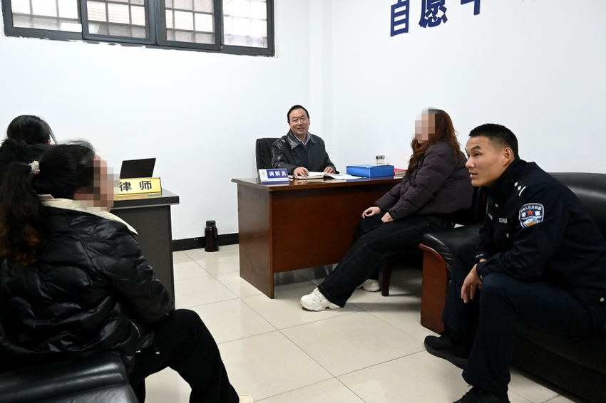 20251216派出所里的“调解室” 让纠纷化解更有温度.docx