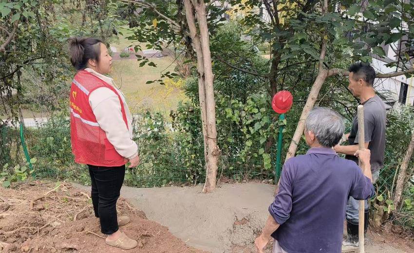 夏季雨水倒灌困扰居民 社区联动多方高效整治解民忧.docx