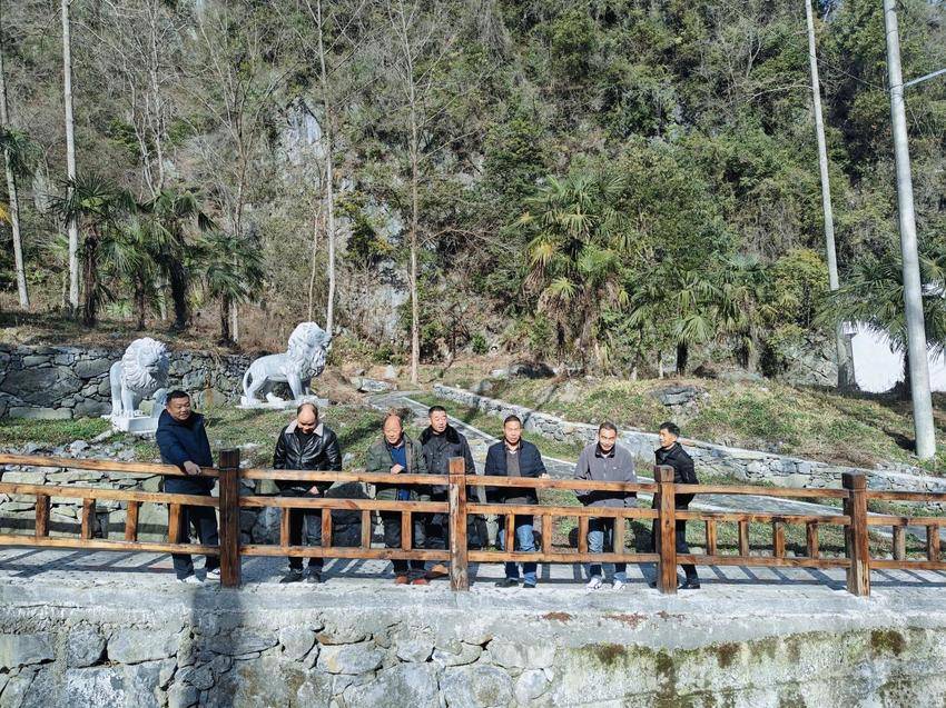 望府座林场望府座村能人返乡座谈会新闻稿.docx