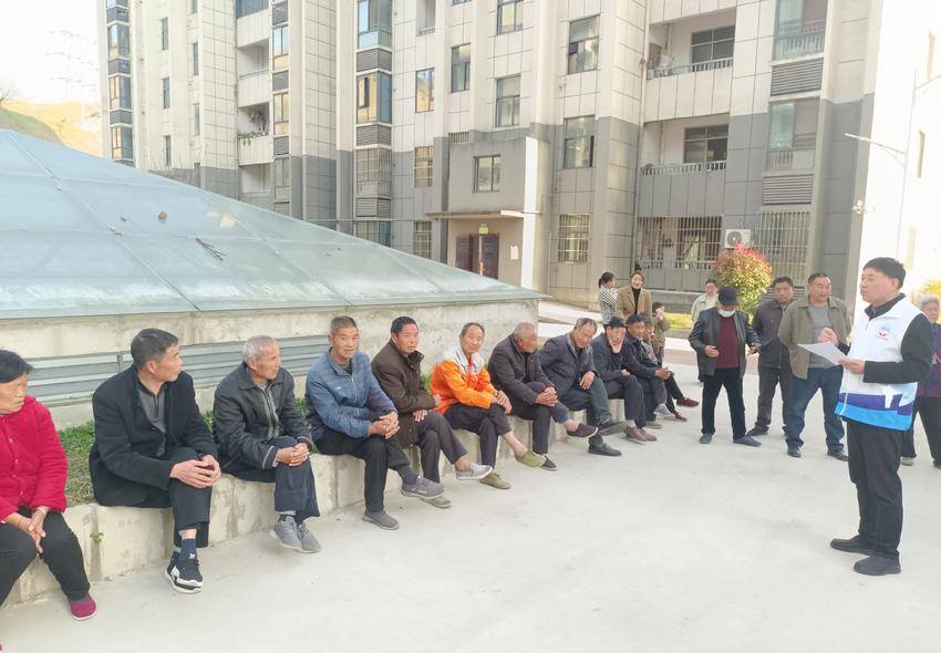 市水利移民中心驻村工作队：净岸护水常态化  优化营商好环境.doc