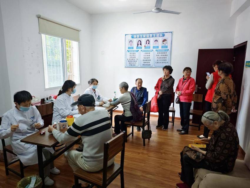 家庭医生常驻社区 社区服务更添动力.docx