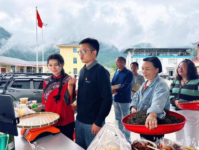 谭萌萌：从都市网红到乡村电商，让家乡的味道走出大山(图2)