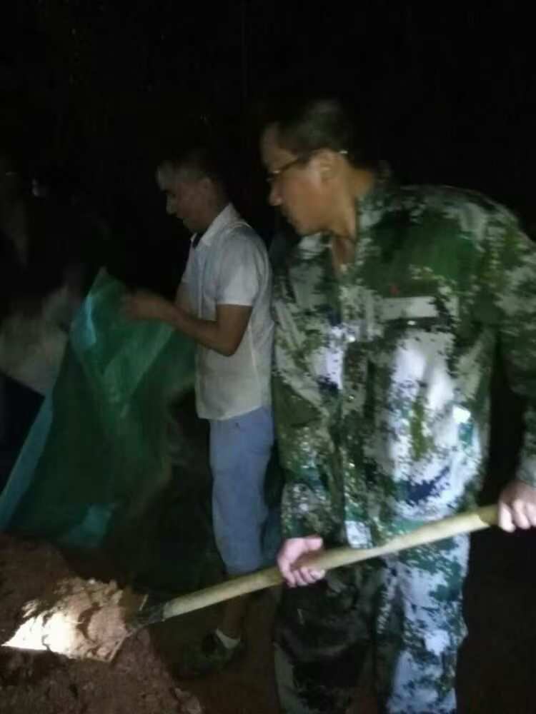 优秀教师事迹选登（3）市师德标兵材料(实小占大鹏).docx